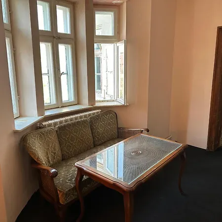 Center Apartment *