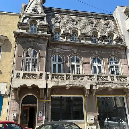 Center *